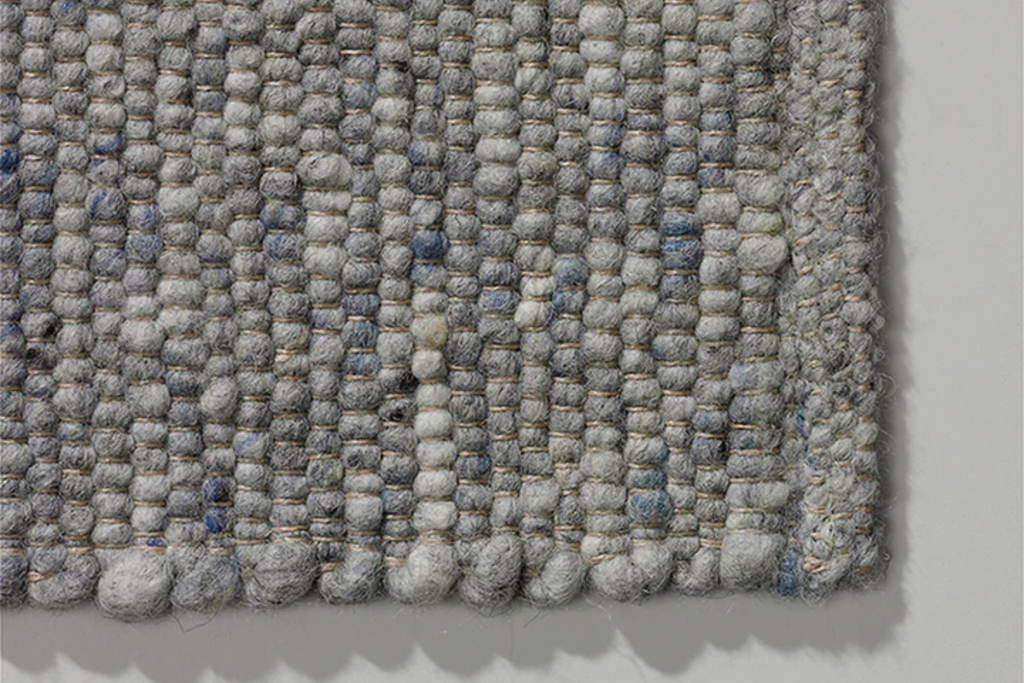 Zone Blauw – hoogpolig vloerkleed van Zuivere wol