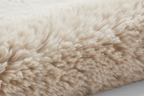 LYN Serenity Alabaster – hoogpolig vloerkleed van superzachte luxe