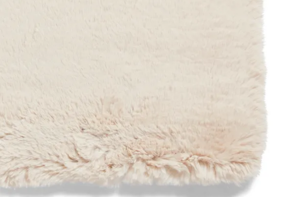 LYN Serenity Alabaster – hoogpolig vloerkleed van superzachte luxe