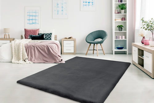Donker antraciet Cloud vloerkleed als krachtig statement in een modern interieur