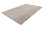 Zijaanzicht van taupe Lushlyn vloerkleed met focus op dikte en vezelstructuur